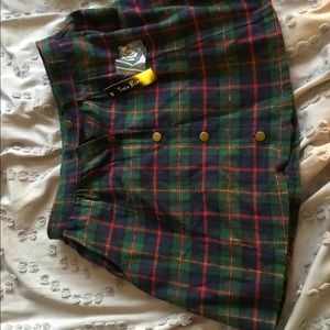 Cute plaid skirt with cute silver buttons